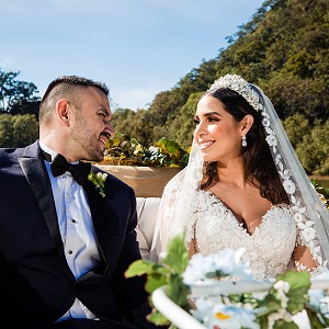 novios en carruaje