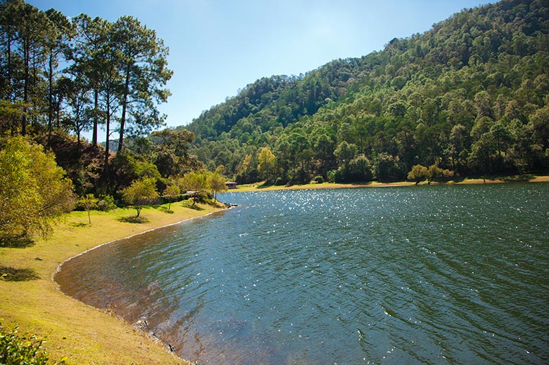 que empacar al viajar a sierra lago