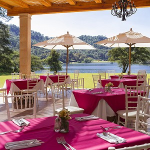 restaurante-la-capilla-sierra-lago-resort_1