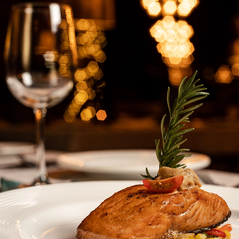 Unlimited national & international drinks.